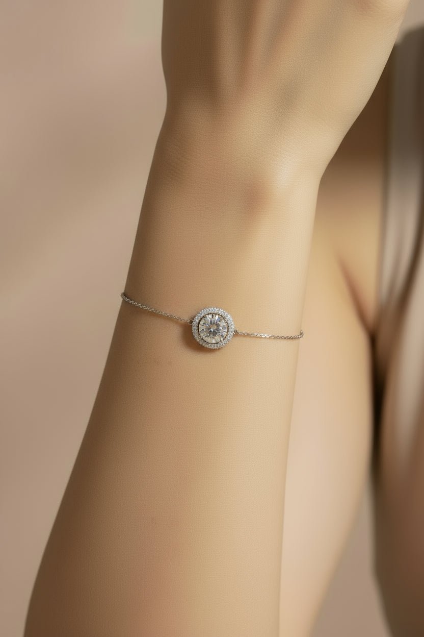 Silver bracelet with a center moissanite stone